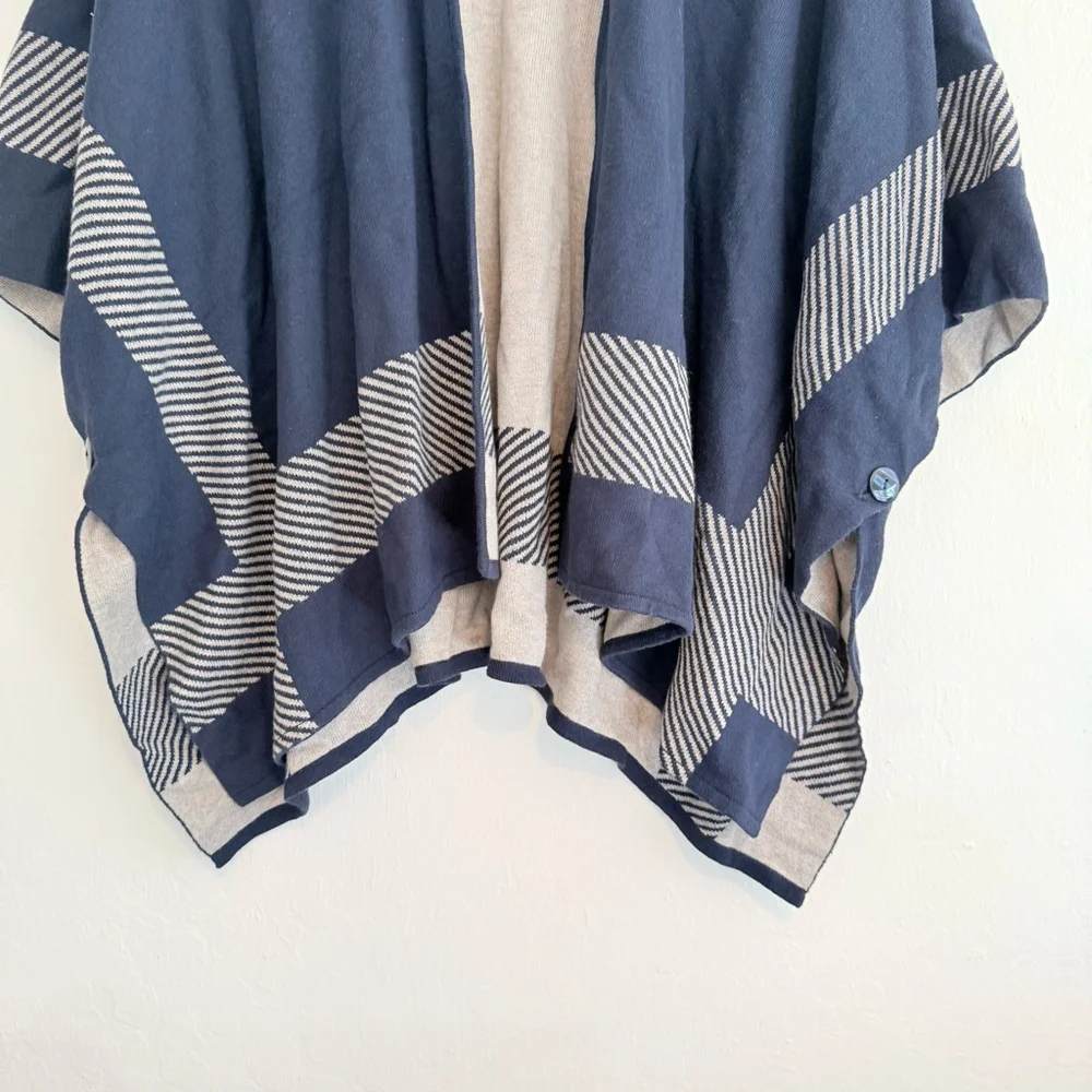 Cabi Women's Blue/Beige Shawl Size Medium/Large